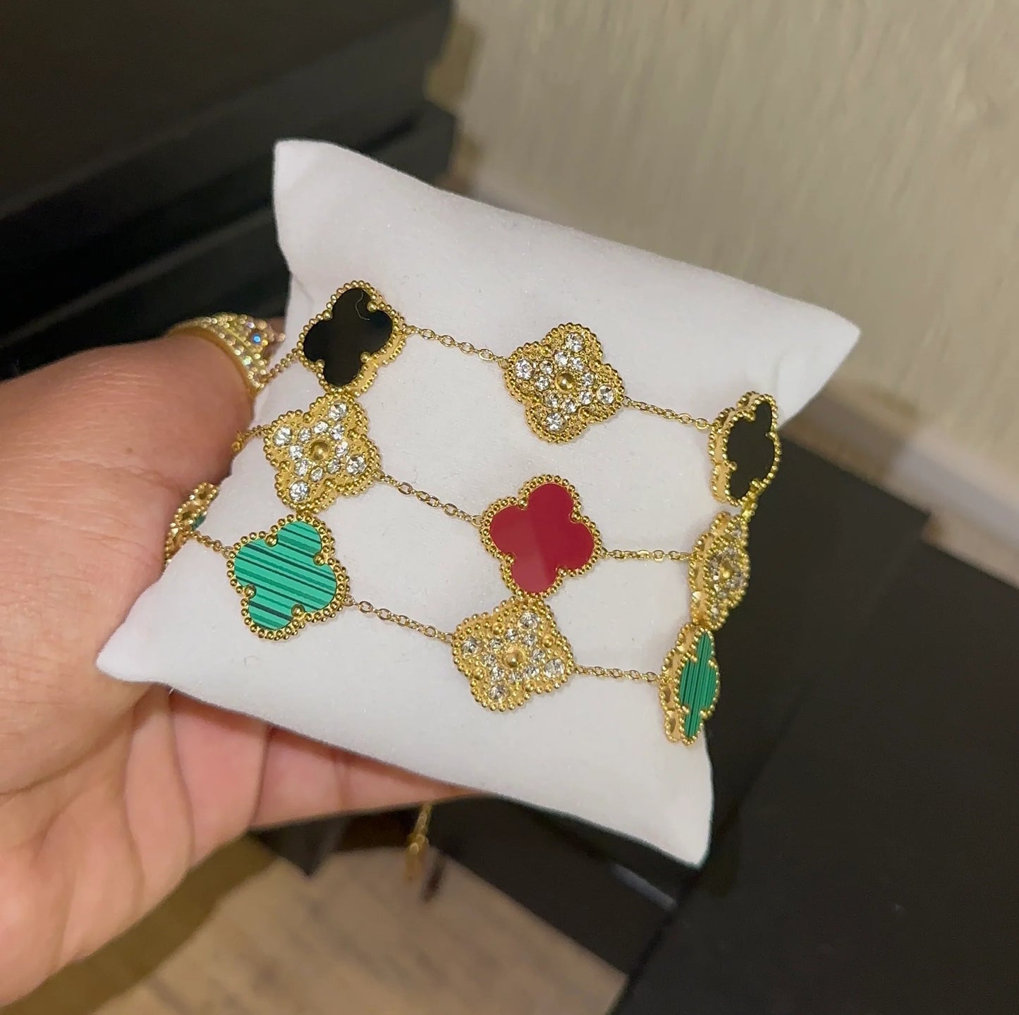 Pulsera Trébol Negro dorado