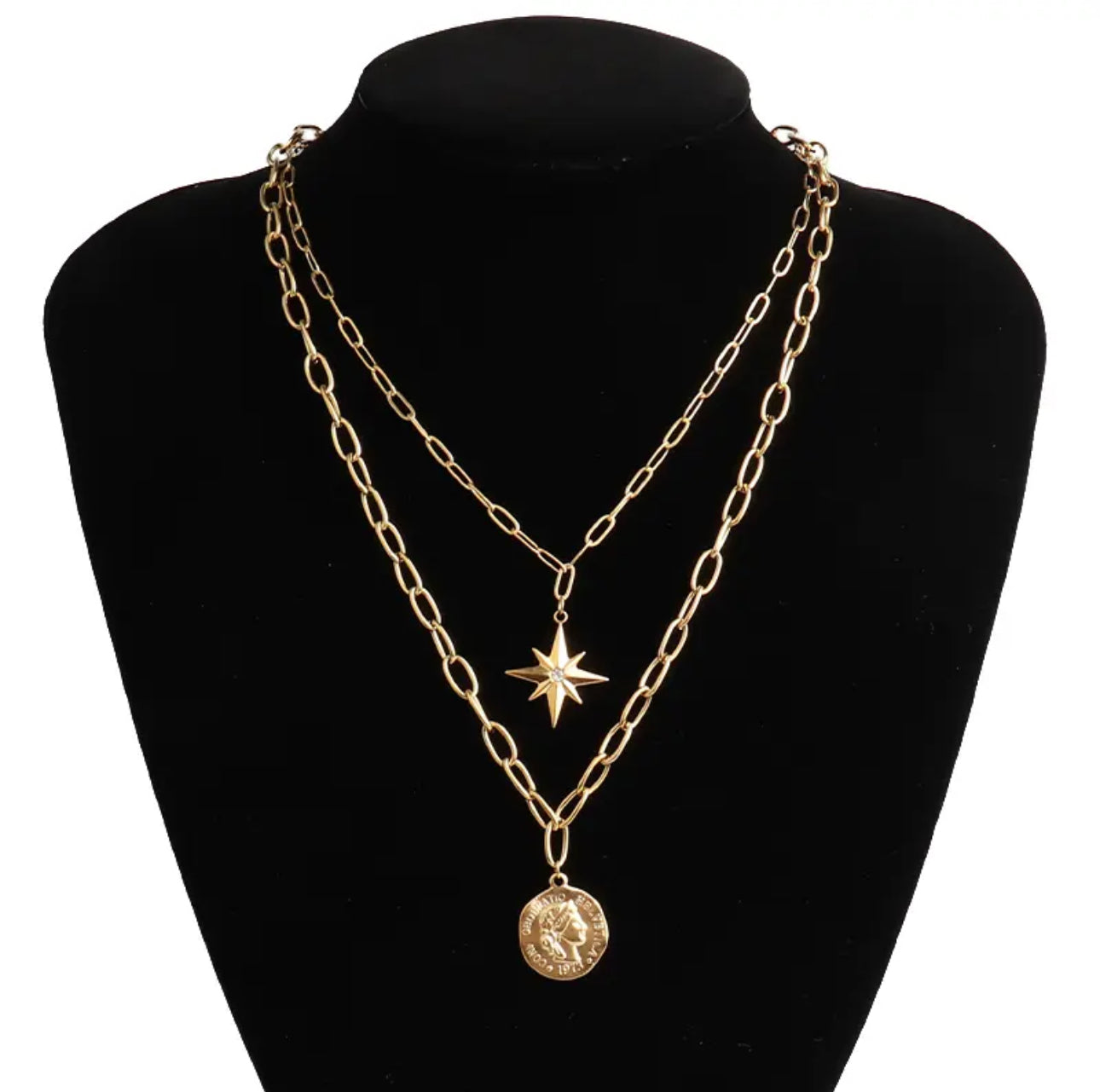 Collar en capas dorado