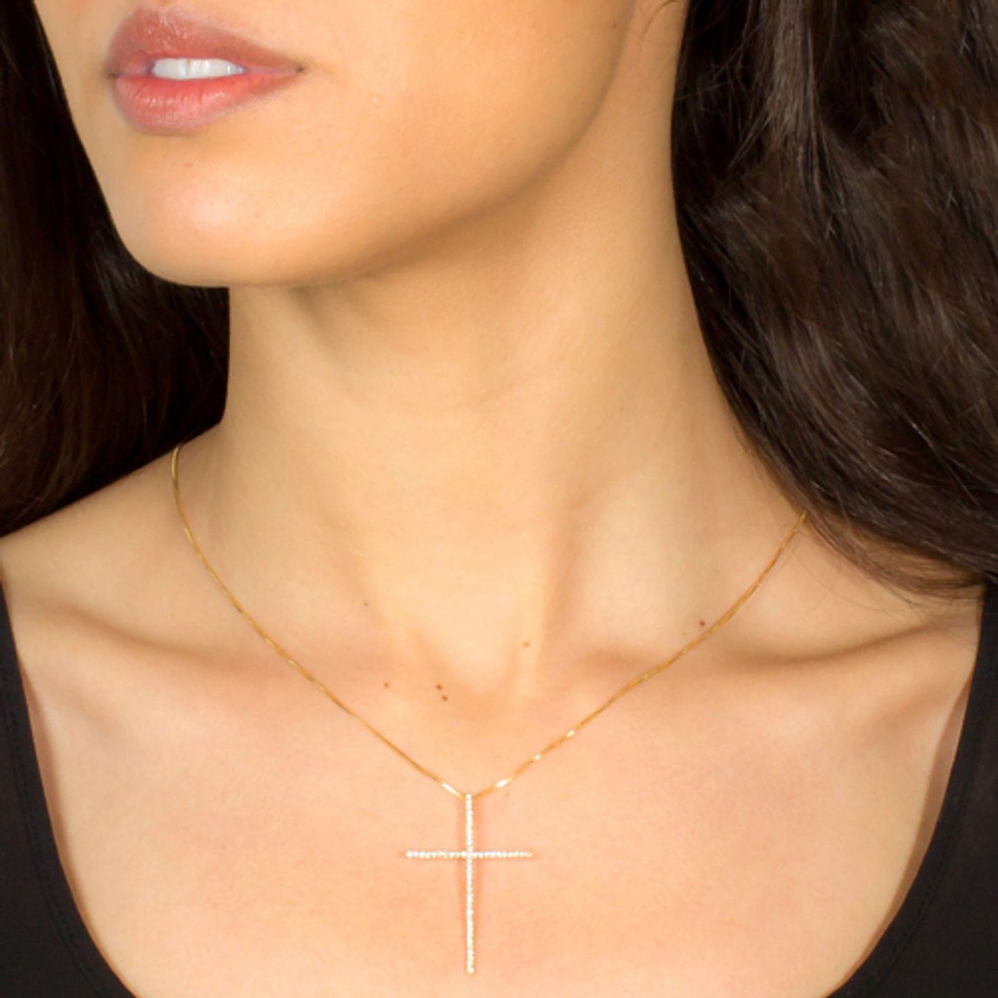Collar Cruz Dorado Glam