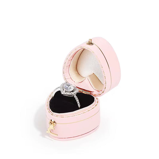 Caja corazón para anillo
