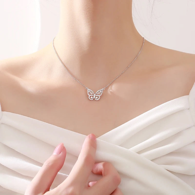 Collar mariposa