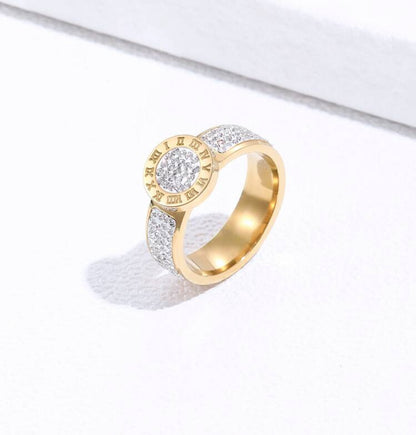 Anillo dorado número romanos