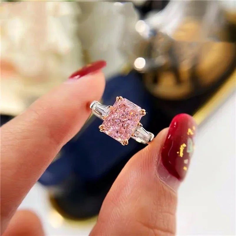 Anillo cuadrado rosado