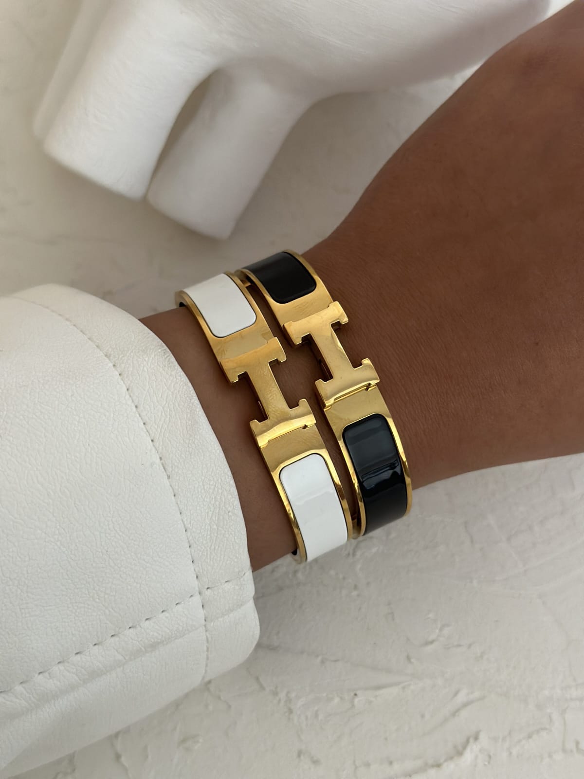 Brazalete Herme  Dorado Negro