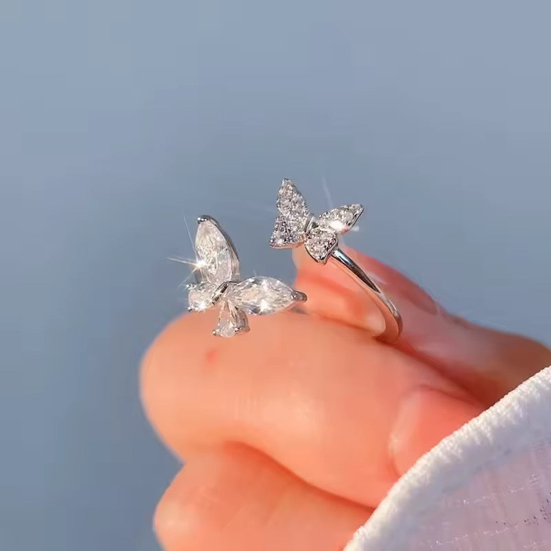 Anillo ajustable minimalista diseño mariposa